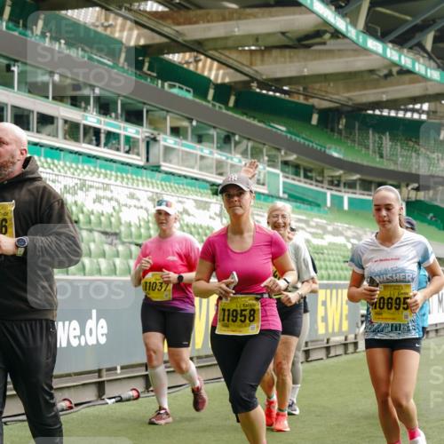 13.09.2026 - 21. swb-Marathon Bremen Michael Burmester http://msf.ph/oto/10477658 13.09.2026 10:40:01 Laufen im Stadion 10135, 10138, 10139, 10156, 10169, 10204, 10213, 10217, 10229, 10234, 10238, 10259, 10260, 10279, 10280, 10299, 10314, 10321, 10354, 10360, 10363, 10364, 10378, 10386, 10404, 10406, 10417, 10424, 10435, 10455, 10457, 10469, 10484, 10493, 10501, 10505, 10510, 10511, 10556, 10570, 10576, 10580, 10582, 10595, 10599, 10609, 10611, 10616, 10619, 10630, 10653, 10660, 10662, 10664, 10686, 10694, 10696, 10712, 10737, 10743, 10751 meine-sportfotos.de