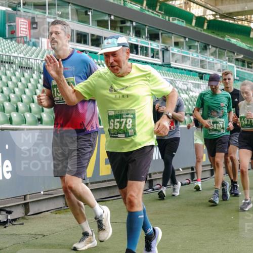 13.09.2026 - 21. swb-Marathon Bremen Michael Burmester http://msf.ph/oto/10477677 13.09.2026 13:17:34 Laufen im Stadion 134, 153, 231, 267, 271, 311, 404, 449, 588, 732, 753, 837, 990, 1057, 1185, 1312, 1424, 1425, 1465, 1539, 1790, 1813, 1825, 1844, 1868, 1987, 2056, 2067, 2096, 2123, 2259, 2351, 2357, 2358, 2363, 2381, 2389, 2419, 2532, 2550, 2562, 2579, 2586, 2601, 2614, 2647, 2655, 2778, 2797, 2799, 2821, 2849, 2880, 2893, 2974, 2984, 2996, 2999, 3104, 3146, 3180, 3195, 3210, 3213, 3314, 3337, 3366, 3387, 3421, 3431, 3476, 3479, 3501, 3506, 3537, 3548, 3633, 3654, 3740 meine-sportfotos.de