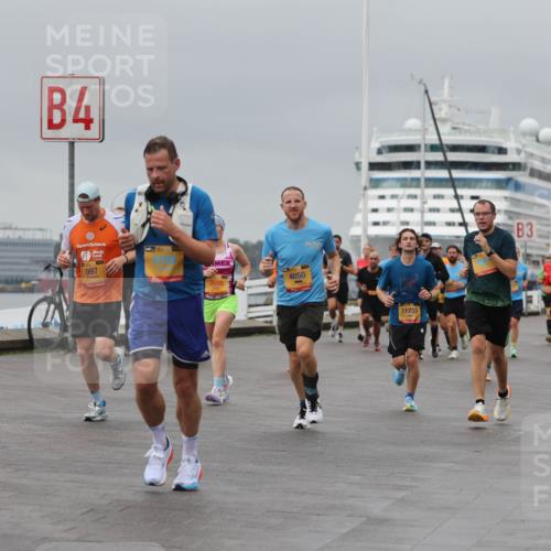 13.09.2026 - Kiel Lauf Andreas Tolksdorf http://msf.ph/oto/10477685 13.09.2026 11:50:48 Kiellinie 4, 997, 2686, 4050, 11735, 3 meine-sportfotos.de