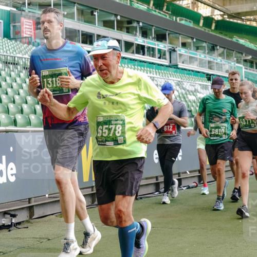 13.09.2026 - 21. swb-Marathon Bremen Michael Burmester http://msf.ph/oto/10477687 13.09.2026 13:17:34 Laufen im Stadion 134, 153, 231, 267, 271, 311, 404, 449, 588, 732, 753, 837, 990, 1057, 1185, 1312, 1424, 1425, 1465, 1539, 1790, 1813, 1825, 1844, 1868, 1987, 2056, 2067, 2096, 2123, 2259, 2351, 2357, 2358, 2363, 2381, 2389, 2419, 2532, 2550, 2562, 2579, 2586, 2601, 2614, 2647, 2655, 2778, 2797, 2799, 2821, 2849, 2880, 2893, 2974, 2984, 2996, 2999, 3104, 3146, 3180, 3195, 3210, 3213, 3314, 3337, 3366, 3387, 3421, 3431, 3476, 3479, 3501, 3506, 3537, 3548, 3633, 3654, 3740 meine-sportfotos.de