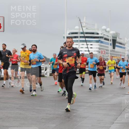 13.09.2026 - Kiel Lauf Andreas Tolksdorf http://msf.ph/oto/10477792 13.09.2026 11:50:54 Kiellinie 4, 5918, 10287, 4066, 3 meine-sportfotos.de