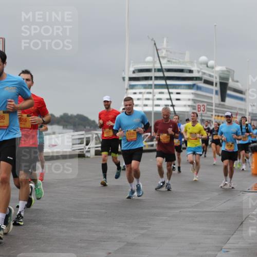 13.09.2026 - Kiel Lauf Andreas Tolksdorf http://msf.ph/oto/10477820 13.09.2026 11:50:56 Kiellinie 51, 7436, 555, 5971, 1276, 12235, 3, 1756 meine-sportfotos.de