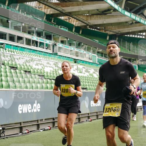 13.09.2026 - 21. swb-Marathon Bremen Michael Burmester http://msf.ph/oto/10477907 13.09.2026 10:40:08 Laufen im Stadion 10135, 10138, 10139, 10156, 10169, 10204, 10213, 10217, 10229, 10234, 10238, 10279, 10280, 10299, 10314, 10321, 10354, 10360, 10363, 10364, 10378, 10386, 10404, 10406, 10417, 10424, 10435, 10455, 10457, 10469, 10484, 10493, 10501, 10505, 10510, 10511, 10545, 10556, 10570, 10576, 10580, 10582, 10595, 10599, 10609, 10611, 10616, 10619, 10630, 10653, 10660, 10662, 10664, 10686, 10694, 10696, 10712, 10737, 10743, 10751 meine-sportfotos.de