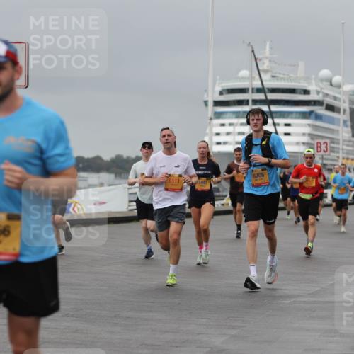 13.09.2026 - Kiel Lauf Andreas Tolksdorf http://msf.ph/oto/10477946 13.09.2026 11:51:04 Kiellinie 1756, 5111, 1941, 8308, 3 meine-sportfotos.de