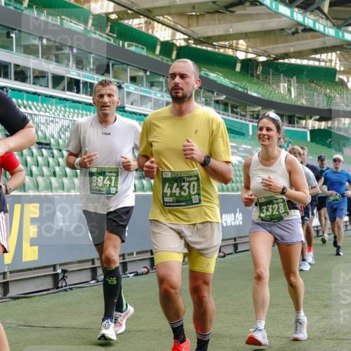 13.09.2026 - 21. swb-Marathon Bremen Michael Burmester http://msf.ph/oto/10477968 13.09.2026 13:17:41 Laufen im Stadion 134, 153, 267, 271, 311, 404, 449, 546, 588, 732, 753, 837, 990, 1057, 1185, 1312, 1424, 1425, 1465, 1539, 1790, 1813, 1825, 1844, 1868, 1987, 2056, 2067, 2096, 2123, 2259, 2357, 2358, 2363, 2381, 2389, 2419, 2532, 2550, 2562, 2586, 2601, 2614, 2647, 2655, 2778, 2797, 2821, 2849, 2857, 2880, 2893, 2974, 2984, 2996, 2999, 3096, 3100, 3104, 3146, 3180, 3195, 3210, 3213, 3314, 3337, 3366, 3387, 3421, 3431, 3476, 3479, 3501, 3506, 3537, 3548, 3633, 3654, 3740, 4478 meine-sportfotos.de