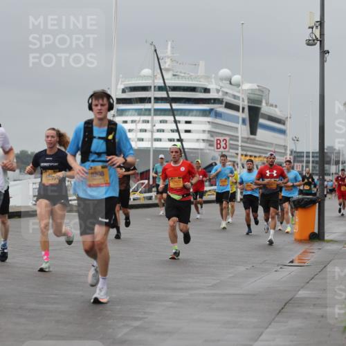 13.09.2026 - Kiel Lauf Andreas Tolksdorf http://msf.ph/oto/10477972 13.09.2026 11:51:05 Kiellinie 4, 5111, 8308, 12422, 3 meine-sportfotos.de