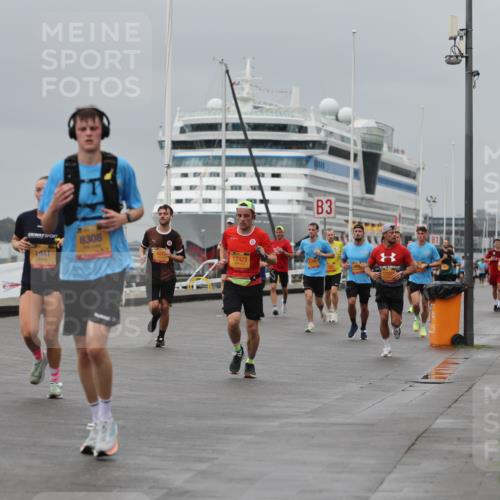 13.09.2026 - Kiel Lauf Andreas Tolksdorf http://msf.ph/oto/10477980 13.09.2026 11:51:05 Kiellinie 4, 5111, 1941, 8308, 481, 12422, 3 meine-sportfotos.de