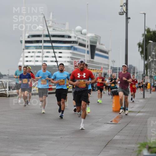 13.09.2026 - Kiel Lauf Andreas Tolksdorf http://msf.ph/oto/10478047 13.09.2026 11:51:09 Kiellinie 12422, 5746, 6366, 9006, 1224 meine-sportfotos.de