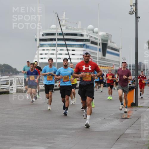 13.09.2026 - Kiel Lauf Andreas Tolksdorf http://msf.ph/oto/10478071 13.09.2026 11:51:09 Kiellinie 5746, 6366, 9006, 1224 meine-sportfotos.de