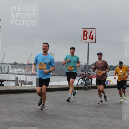 13.09.2026 - Kiel Lauf Andreas Tolksdorf http://msf.ph/oto/10478239 13.09.2026 11:51:32 Kiellinie 1814, 4, 7570, 3921, 6043 meine-sportfotos.de