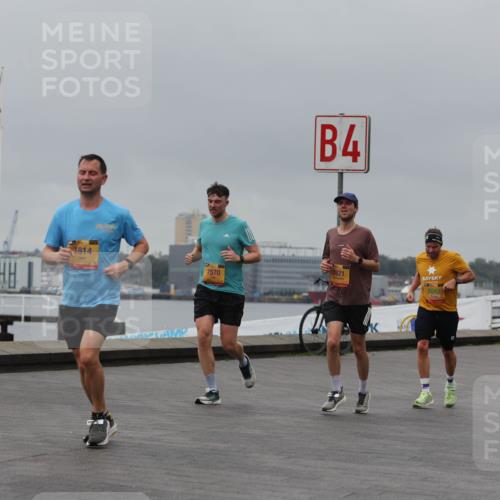 13.09.2026 - Kiel Lauf Andreas Tolksdorf http://msf.ph/oto/10478246 13.09.2026 11:51:32 Kiellinie 1814, 4, 7570, 3921, 6043 meine-sportfotos.de