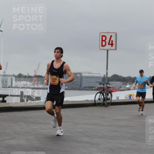 13.09.2026 - Kiel Lauf Andreas Tolksdorf http://msf.ph/oto/10478332 13.09.2026 11:51:39 Kiellinie 9318, 35, 2228, 4, 11812 meine-sportfotos.de