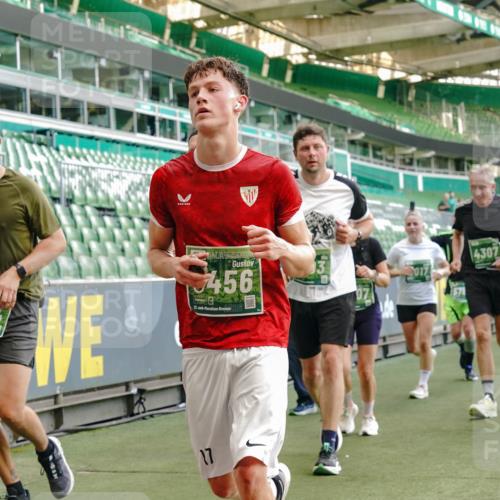 13.09.2026 - 21. swb-Marathon Bremen Michael Burmester http://msf.ph/oto/10478392 13.09.2026 13:17:55 Laufen im Stadion 134, 153, 267, 271, 311, 404, 449, 546, 588, 732, 753, 837, 990, 1057, 1424, 1425, 1539, 1790, 1813, 1825, 1844, 1868, 1987, 2056, 2067, 2096, 2123, 2137, 2259, 2294, 2357, 2358, 2381, 2389, 2419, 2453, 2532, 2550, 2562, 2586, 2601, 2614, 2647, 2655, 2797, 2821, 2849, 2857, 2879, 2880, 2893, 2984, 2996, 2999, 3096, 3100, 3104, 3146, 3180, 3195, 3210, 3213, 3314, 3337, 3366, 3421, 3431, 3476, 3479, 3501, 3506, 3537, 3548, 3633, 3654, 3740, 3879, 4478 meine-sportfotos.de