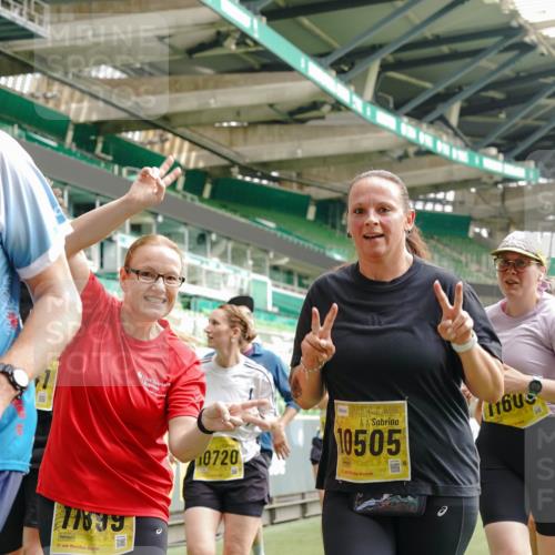 13.09.2026 - 21. swb-Marathon Bremen Michael Burmester http://msf.ph/oto/10478403 13.09.2026 10:40:24 Laufen im Stadion 10135, 10138, 10139, 10155, 10156, 10169, 10204, 10213, 10217, 10229, 10234, 10238, 10279, 10280, 10299, 10313, 10314, 10321, 10354, 10360, 10363, 10364, 10378, 10386, 10404, 10406, 10417, 10419, 10424, 10435, 10455, 10457, 10469, 10483, 10484, 10493, 10501, 10505, 10510, 10511, 10545, 10556, 10570, 10576, 10580, 10582, 10586, 10599, 10609, 10611, 10616, 10619, 10653, 10660, 10662, 10664, 10686, 10694, 10696, 10706, 10712, 10737, 10743, 10751, 10766, 10768 meine-sportfotos.de