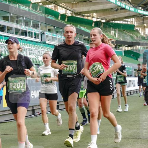 13.09.2026 - 21. swb-Marathon Bremen Michael Burmester http://msf.ph/oto/10478466 13.09.2026 13:17:57 Laufen im Stadion 134, 267, 271, 311, 404, 449, 486, 546, 588, 732, 753, 837, 990, 1057, 1424, 1425, 1790, 1813, 1825, 1844, 1868, 1987, 2056, 2067, 2096, 2123, 2137, 2259, 2294, 2357, 2358, 2381, 2389, 2419, 2453, 2532, 2550, 2562, 2586, 2601, 2614, 2647, 2655, 2797, 2821, 2849, 2857, 2879, 2880, 2893, 2984, 2996, 2999, 3096, 3100, 3104, 3146, 3180, 3195, 3210, 3213, 3314, 3337, 3366, 3421, 3431, 3476, 3479, 3501, 3506, 3537, 3548, 3633, 3654, 3740, 3879, 4478 meine-sportfotos.de