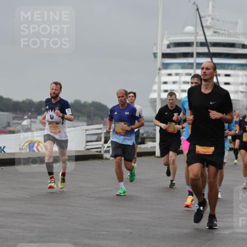 13.09.2026 - Kiel Lauf Andreas Tolksdorf http://msf.ph/oto/10478502 13.09.2026 11:51:53 Kiellinie 4, 6155, 3, 5301, 2015, 8980 meine-sportfotos.de