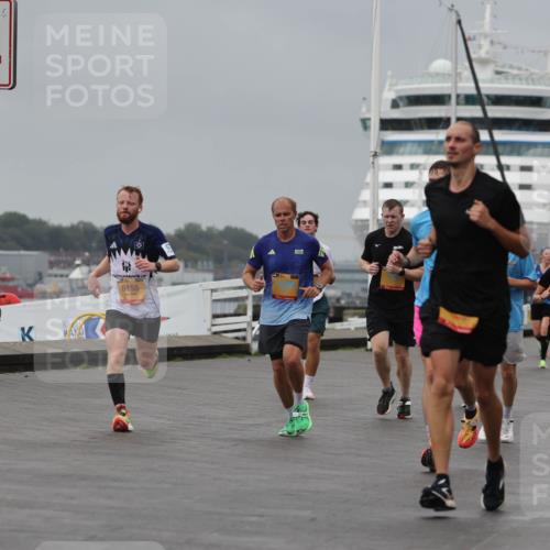 13.09.2026 - Kiel Lauf Andreas Tolksdorf http://msf.ph/oto/10478506 13.09.2026 11:51:53 Kiellinie 4, 3, 6155, 5301, 8980 meine-sportfotos.de