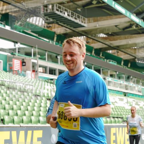 13.09.2026 - 21. swb-Marathon Bremen Michael Burmester http://msf.ph/oto/10478574 13.09.2026 10:40:30 Laufen im Stadion 10135, 10138, 10139, 10155, 10156, 10169, 10204, 10213, 10217, 10229, 10234, 10279, 10280, 10299, 10313, 10314, 10321, 10354, 10363, 10364, 10378, 10386, 10399, 10406, 10414, 10417, 10419, 10424, 10435, 10455, 10483, 10484, 10493, 10501, 10505, 10510, 10511, 10527, 10545, 10556, 10570, 10576, 10580, 10582, 10586, 10599, 10609, 10611, 10616, 10619, 10644, 10653, 10660, 10662, 10664, 10686, 10694, 10696, 10706, 10712, 10737, 10743, 10751, 10766, 10768, 10804 meine-sportfotos.de