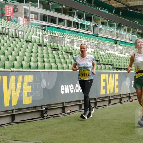 13.09.2026 - 21. swb-Marathon Bremen Michael Burmester http://msf.ph/oto/10478584 13.09.2026 10:40:32 Laufen im Stadion 10135, 10138, 10139, 10155, 10156, 10163, 10169, 10213, 10217, 10229, 10234, 10247, 10279, 10280, 10299, 10313, 10314, 10321, 10354, 10378, 10386, 10399, 10406, 10414, 10417, 10419, 10424, 10435, 10455, 10483, 10484, 10493, 10501, 10505, 10510, 10511, 10527, 10545, 10556, 10570, 10576, 10580, 10582, 10586, 10599, 10609, 10611, 10616, 10619, 10644, 10653, 10660, 10662, 10664, 10694, 10696, 10706, 10712, 10737, 10743, 10751, 10766, 10768, 10804, 11043, 11048 meine-sportfotos.de