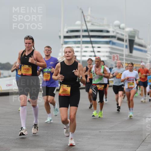 13.09.2026 - Kiel Lauf Andreas Tolksdorf http://msf.ph/oto/10478641 13.09.2026 11:52:01 Kiellinie 4, 38, 7498, 11630, 38, 3692, 83 meine-sportfotos.de