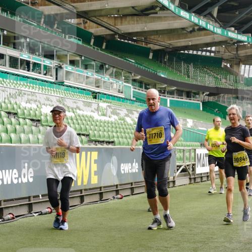 13.09.2026 - 21. swb-Marathon Bremen Michael Burmester http://msf.ph/oto/10478745 13.09.2026 10:40:39 Laufen im Stadion 10135, 10138, 10155, 10156, 10163, 10169, 10213, 10217, 10229, 10234, 10247, 10279, 10280, 10299, 10313, 10314, 10321, 10354, 10386, 10399, 10406, 10414, 10417, 10419, 10424, 10435, 10455, 10483, 10484, 10493, 10501, 10511, 10527, 10545, 10556, 10570, 10576, 10580, 10582, 10586, 10599, 10609, 10611, 10616, 10619, 10644, 10653, 10660, 10662, 10694, 10696, 10706, 10712, 10719, 10737, 10743, 10751, 10766, 10768, 10804, 11043, 11048 meine-sportfotos.de