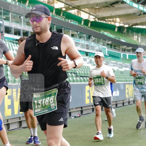 13.09.2026 - 21. swb-Marathon Bremen Michael Burmester http://msf.ph/oto/10478748 13.09.2026 13:18:07 Laufen im Stadion 134, 267, 271, 311, 404, 449, 486, 546, 588, 732, 753, 837, 921, 1057, 1424, 1425, 1431, 1765, 1790, 1813, 1825, 1844, 1868, 1987, 2056, 2067, 2096, 2123, 2137, 2294, 2357, 2358, 2381, 2389, 2419, 2453, 2532, 2550, 2562, 2586, 2601, 2614, 2622, 2647, 2655, 2797, 2821, 2849, 2857, 2879, 2880, 2893, 2944, 2984, 2999, 3096, 3100, 3104, 3146, 3180, 3195, 3210, 3213, 3285, 3287, 3314, 3337, 3366, 3421, 3431, 3476, 3479, 3506, 3537, 3548, 3619, 3633, 3654, 3740, 3879, 4478 meine-sportfotos.de