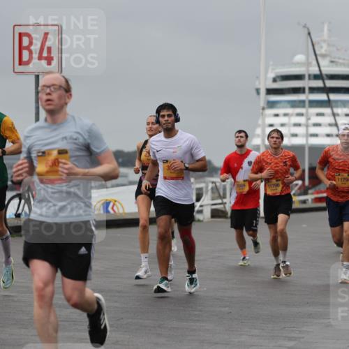 13.09.2026 - Kiel Lauf Andreas Tolksdorf http://msf.ph/oto/10478762 13.09.2026 11:52:06 Kiellinie 4, 99, 9748, 10, 7004, 11796, 11794, 3 meine-sportfotos.de