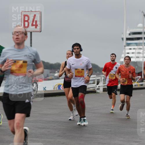 13.09.2026 - Kiel Lauf Andreas Tolksdorf http://msf.ph/oto/10478775 13.09.2026 11:52:07 Kiellinie 9748, 4, 3654, 7004, 3 meine-sportfotos.de