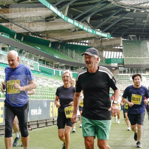 13.09.2026 - 21. swb-Marathon Bremen Michael Burmester http://msf.ph/oto/10478779 13.09.2026 10:40:40 Laufen im Stadion 10138, 10155, 10156, 10163, 10169, 10213, 10217, 10229, 10234, 10247, 10279, 10280, 10299, 10313, 10314, 10321, 10354, 10386, 10399, 10406, 10414, 10417, 10419, 10424, 10435, 10455, 10483, 10484, 10493, 10501, 10527, 10545, 10556, 10570, 10576, 10580, 10582, 10586, 10599, 10609, 10611, 10616, 10619, 10644, 10653, 10660, 10662, 10694, 10696, 10705, 10706, 10712, 10719, 10737, 10743, 10751, 10766, 10768, 10804, 11043, 11048 meine-sportfotos.de