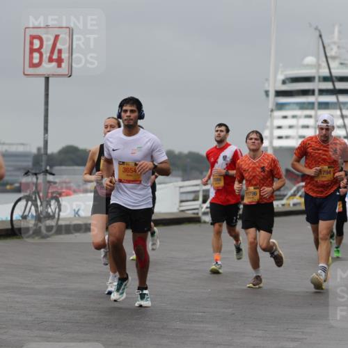13.09.2026 - Kiel Lauf Andreas Tolksdorf http://msf.ph/oto/10478787 13.09.2026 11:52:07 Kiellinie 4, 1, 38, 3654, 7004, 11796, 1794, 3 meine-sportfotos.de