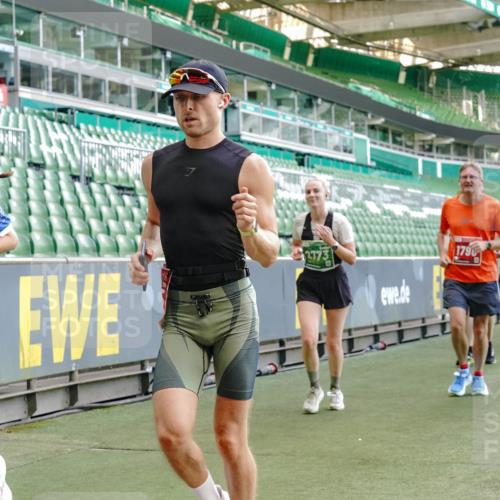 13.09.2026 - 21. swb-Marathon Bremen Michael Burmester http://msf.ph/oto/10478797 13.09.2026 13:18:10 Laufen im Stadion 267, 311, 404, 449, 486, 546, 588, 732, 753, 837, 921, 1057, 1424, 1425, 1431, 1765, 1790, 1813, 1844, 1868, 1987, 2056, 2067, 2096, 2123, 2137, 2294, 2357, 2358, 2381, 2389, 2419, 2453, 2532, 2550, 2586, 2601, 2614, 2622, 2647, 2655, 2797, 2821, 2849, 2857, 2879, 2880, 2893, 2944, 2984, 2999, 3096, 3100, 3104, 3146, 3180, 3195, 3210, 3213, 3285, 3287, 3314, 3337, 3421, 3431, 3476, 3479, 3506, 3537, 3548, 3619, 3633, 3654, 3740, 3879, 4478 meine-sportfotos.de