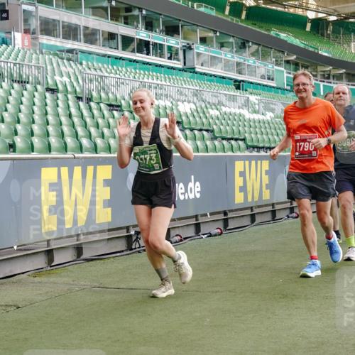 13.09.2026 - 21. swb-Marathon Bremen Michael Burmester http://msf.ph/oto/10478814 13.09.2026 13:18:11 Laufen im Stadion 267, 311, 404, 449, 486, 546, 588, 732, 753, 837, 921, 1057, 1424, 1425, 1431, 1765, 1790, 1813, 1844, 1868, 1987, 2056, 2067, 2096, 2123, 2137, 2224, 2294, 2357, 2358, 2381, 2389, 2419, 2453, 2532, 2550, 2586, 2601, 2614, 2622, 2647, 2655, 2797, 2821, 2849, 2857, 2879, 2880, 2893, 2944, 2984, 2999, 3096, 3100, 3104, 3146, 3180, 3195, 3210, 3213, 3285, 3287, 3314, 3337, 3421, 3431, 3476, 3479, 3506, 3537, 3548, 3619, 3633, 3654, 3740, 3879, 4478 meine-sportfotos.de