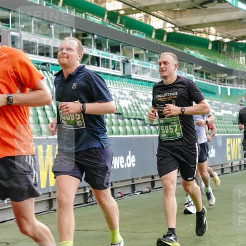 13.09.2026 - 21. swb-Marathon Bremen Michael Burmester http://msf.ph/oto/10478858 13.09.2026 13:18:13 Laufen im Stadion 267, 311, 404, 449, 486, 546, 588, 732, 753, 837, 921, 1057, 1424, 1425, 1431, 1765, 1790, 1813, 1844, 1868, 1987, 2056, 2067, 2096, 2123, 2137, 2224, 2294, 2357, 2358, 2389, 2419, 2453, 2532, 2550, 2586, 2601, 2614, 2622, 2647, 2655, 2786, 2797, 2821, 2849, 2857, 2879, 2880, 2893, 2944, 2984, 2999, 3096, 3100, 3104, 3146, 3180, 3195, 3210, 3213, 3285, 3287, 3314, 3337, 3421, 3431, 3476, 3479, 3506, 3537, 3548, 3619, 3633, 3654, 3740, 3879, 4478 meine-sportfotos.de