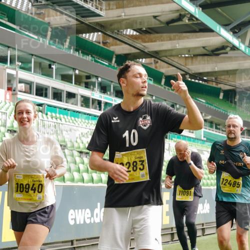 13.09.2026 - 21. swb-Marathon Bremen Michael Burmester http://msf.ph/oto/10479031 13.09.2026 10:40:49 Laufen im Stadion 10138, 10155, 10156, 10163, 10169, 10213, 10234, 10247, 10279, 10280, 10299, 10313, 10314, 10321, 10354, 10386, 10399, 10406, 10414, 10417, 10419, 10424, 10435, 10455, 10483, 10484, 10493, 10501, 10527, 10545, 10556, 10570, 10576, 10580, 10582, 10586, 10599, 10611, 10616, 10644, 10653, 10660, 10694, 10696, 10705, 10706, 10712, 10719, 10722, 10737, 10743, 10751, 10766, 10768, 10776, 10804, 10859, 11043, 11048 meine-sportfotos.de