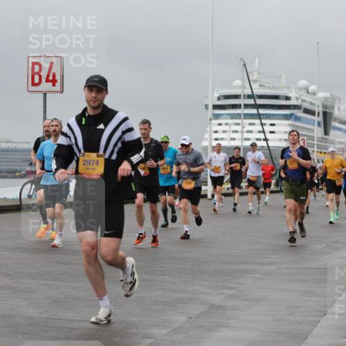 13.09.2026 - Kiel Lauf Andreas Tolksdorf http://msf.ph/oto/10479034 13.09.2026 11:52:25 Kiellinie 4, 2974, 3725 meine-sportfotos.de