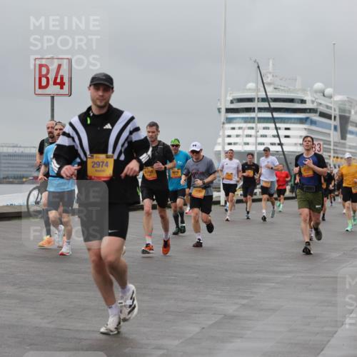13.09.2026 - Kiel Lauf Andreas Tolksdorf http://msf.ph/oto/10479035 13.09.2026 11:52:25 Kiellinie 4, 2974, 5960, 9810, 6789, 83 meine-sportfotos.de