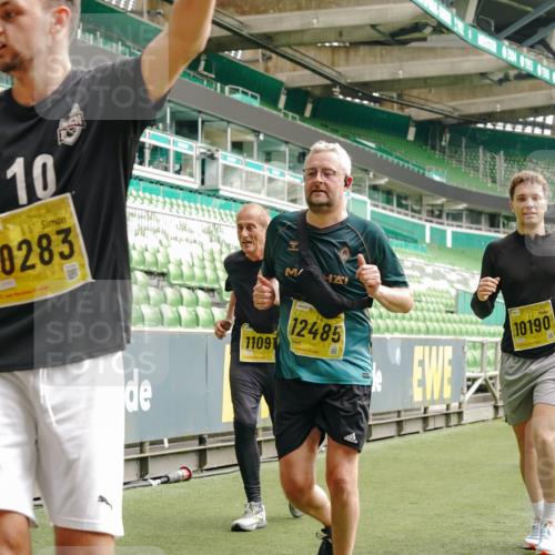 13.09.2026 - 21. swb-Marathon Bremen Michael Burmester http://msf.ph/oto/10479043 13.09.2026 10:40:50 Laufen im Stadion 10138, 10155, 10156, 10163, 10169, 10213, 10234, 10247, 10279, 10280, 10299, 10313, 10314, 10321, 10354, 10386, 10399, 10406, 10414, 10417, 10419, 10424, 10435, 10455, 10483, 10484, 10493, 10501, 10527, 10545, 10556, 10570, 10576, 10580, 10582, 10586, 10599, 10611, 10616, 10644, 10653, 10660, 10694, 10696, 10705, 10706, 10712, 10719, 10722, 10737, 10743, 10751, 10766, 10768, 10776, 10804, 10859, 11043, 11048 meine-sportfotos.de