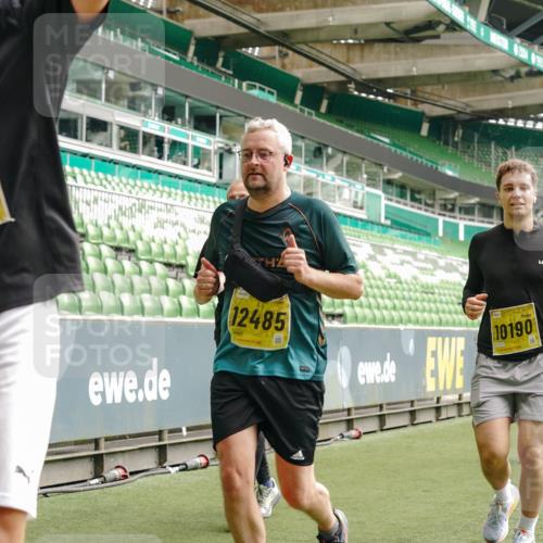 13.09.2026 - 21. swb-Marathon Bremen Michael Burmester http://msf.ph/oto/10479062 13.09.2026 10:40:50 Laufen im Stadion 10138, 10155, 10156, 10163, 10169, 10213, 10234, 10247, 10279, 10280, 10299, 10313, 10314, 10321, 10354, 10386, 10399, 10406, 10414, 10417, 10419, 10424, 10435, 10455, 10483, 10484, 10493, 10501, 10527, 10545, 10556, 10570, 10576, 10580, 10582, 10586, 10599, 10611, 10616, 10644, 10653, 10660, 10694, 10696, 10705, 10706, 10712, 10719, 10722, 10737, 10743, 10751, 10766, 10768, 10776, 10804, 10859, 11043, 11048 meine-sportfotos.de