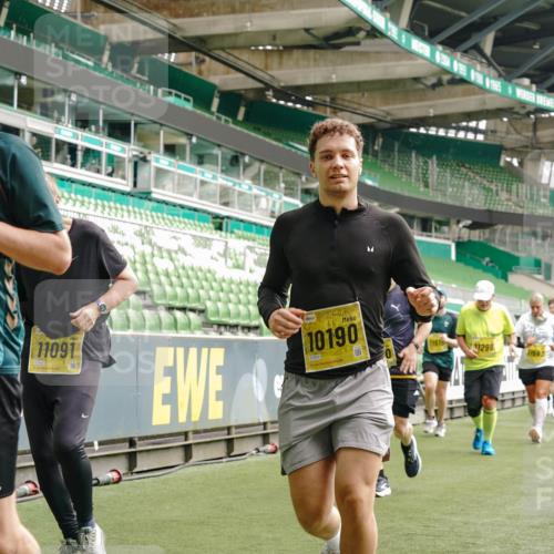 13.09.2026 - 21. swb-Marathon Bremen Michael Burmester http://msf.ph/oto/10479074 13.09.2026 10:40:51 Laufen im Stadion 10138, 10155, 10156, 10163, 10169, 10213, 10234, 10247, 10279, 10280, 10299, 10313, 10321, 10354, 10386, 10399, 10406, 10414, 10417, 10419, 10424, 10435, 10455, 10483, 10484, 10493, 10501, 10527, 10545, 10556, 10570, 10576, 10580, 10582, 10586, 10599, 10611, 10616, 10644, 10653, 10660, 10694, 10696, 10705, 10706, 10712, 10719, 10722, 10737, 10743, 10751, 10766, 10768, 10776, 10804, 10859, 11043, 11048 meine-sportfotos.de