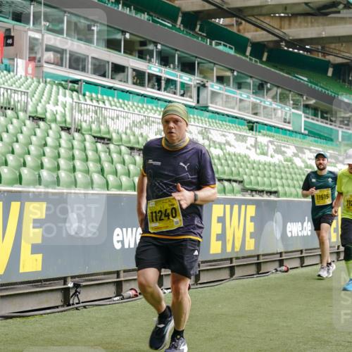 13.09.2026 - 21. swb-Marathon Bremen Michael Burmester http://msf.ph/oto/10479134 13.09.2026 10:40:53 Laufen im Stadion 10155, 10156, 10163, 10169, 10213, 10234, 10247, 10279, 10280, 10299, 10313, 10321, 10354, 10386, 10399, 10406, 10414, 10417, 10419, 10424, 10435, 10455, 10483, 10484, 10493, 10501, 10527, 10545, 10547, 10556, 10570, 10576, 10580, 10582, 10586, 10599, 10611, 10616, 10644, 10653, 10660, 10694, 10696, 10705, 10706, 10712, 10719, 10722, 10737, 10743, 10751, 10766, 10768, 10776, 10804, 10859, 11043, 11048 meine-sportfotos.de