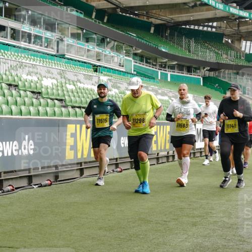 13.09.2026 - 21. swb-Marathon Bremen Michael Burmester http://msf.ph/oto/10479149 13.09.2026 10:40:54 Laufen im Stadion 10155, 10156, 10163, 10169, 10213, 10234, 10247, 10279, 10280, 10299, 10313, 10321, 10354, 10386, 10399, 10406, 10414, 10417, 10419, 10424, 10435, 10455, 10483, 10484, 10493, 10501, 10527, 10545, 10547, 10556, 10570, 10576, 10580, 10582, 10586, 10599, 10611, 10616, 10644, 10653, 10660, 10694, 10696, 10705, 10706, 10712, 10719, 10722, 10737, 10743, 10751, 10766, 10768, 10776, 10804, 10859, 11043, 11048 meine-sportfotos.de