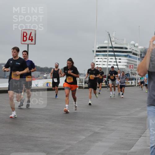 13.09.2026 - Kiel Lauf Andreas Tolksdorf http://msf.ph/oto/10479173 13.09.2026 11:52:36 Kiellinie 4, 6915, 7036, 4991, 3 meine-sportfotos.de