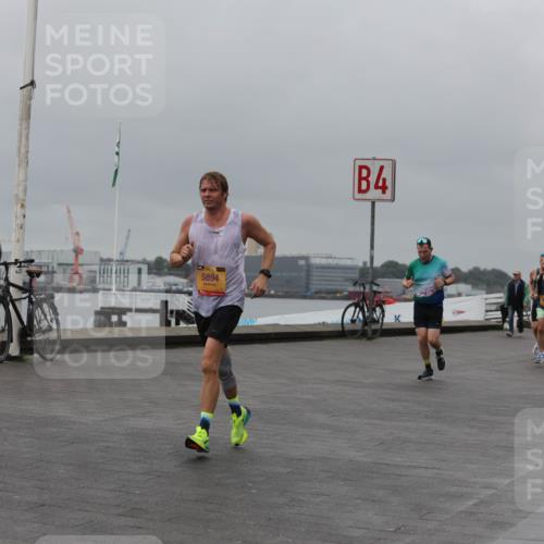 13.09.2026 - Kiel Lauf Andreas Tolksdorf http://msf.ph/oto/10479370 13.09.2026 11:52:52 Kiellinie 9821, 5894, 4, 3 meine-sportfotos.de
