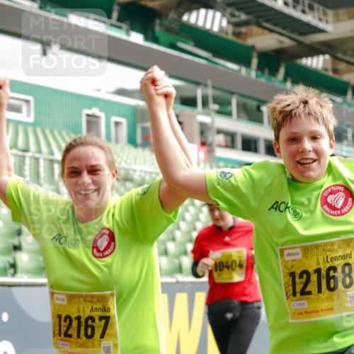 13.09.2026 - 21. swb-Marathon Bremen Michael Burmester http://msf.ph/oto/10479412 13.09.2026 10:41:03 Laufen im Stadion 10155, 10156, 10163, 10169, 10213, 10234, 10247, 10299, 10313, 10321, 10354, 10386, 10399, 10406, 10414, 10417, 10419, 10422, 10424, 10435, 10455, 10461, 10462, 10483, 10484, 10527, 10545, 10547, 10570, 10580, 10582, 10586, 10599, 10611, 10644, 10653, 10660, 10694, 10696, 10705, 10706, 10719, 10722, 10737, 10751, 10766, 10768, 10776, 10804, 10859, 10889, 11043, 11048 meine-sportfotos.de