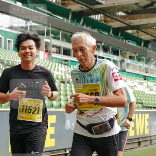 13.09.2026 - 21. swb-Marathon Bremen Michael Burmester http://msf.ph/oto/10479438 13.09.2026 10:41:05 Laufen im Stadion 10155, 10156, 10163, 10169, 10213, 10234, 10247, 10299, 10313, 10321, 10354, 10386, 10399, 10406, 10414, 10417, 10419, 10422, 10424, 10435, 10455, 10461, 10462, 10483, 10484, 10527, 10545, 10547, 10570, 10580, 10582, 10586, 10599, 10611, 10644, 10653, 10694, 10696, 10705, 10706, 10719, 10722, 10737, 10751, 10766, 10768, 10776, 10804, 10859, 10889, 11043, 11048 meine-sportfotos.de