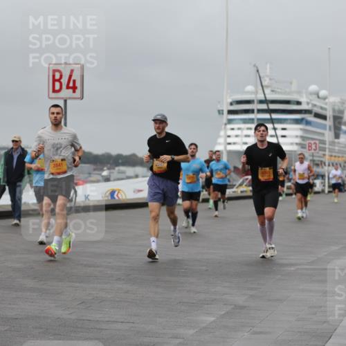13.09.2026 - Kiel Lauf Andreas Tolksdorf http://msf.ph/oto/10479513 13.09.2026 11:53:04 Kiellinie 4, 647, 2841, 8361, 3 meine-sportfotos.de