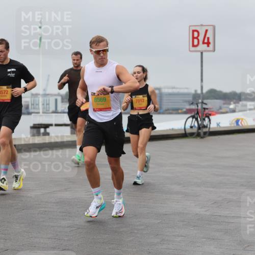 13.09.2026 - Kiel Lauf Andreas Tolksdorf http://msf.ph/oto/10479570 13.09.2026 11:53:12 Kiellinie 8572, 8569, 7012, 4, 4335 meine-sportfotos.de
