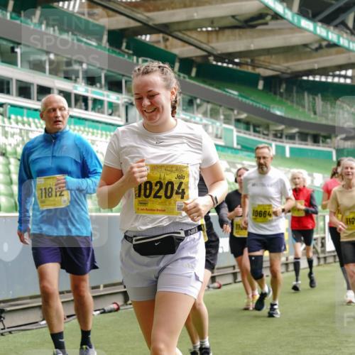 13.09.2026 - 21. swb-Marathon Bremen Michael Burmester http://msf.ph/oto/10479652 13.09.2026 10:41:13 Laufen im Stadion 10155, 10156, 10163, 10169, 10213, 10234, 10247, 10299, 10313, 10321, 10354, 10386, 10399, 10406, 10414, 10417, 10419, 10422, 10424, 10435, 10455, 10461, 10462, 10483, 10484, 10527, 10545, 10546, 10547, 10570, 10582, 10586, 10599, 10611, 10644, 10653, 10694, 10696, 10705, 10706, 10719, 10722, 10737, 10751, 10766, 10768, 10776, 10804, 10859, 10889, 10909, 10963, 10977, 11043, 11048 meine-sportfotos.de