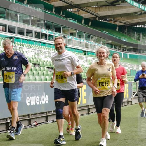 13.09.2026 - 21. swb-Marathon Bremen Michael Burmester http://msf.ph/oto/10479685 13.09.2026 10:41:14 Laufen im Stadion 10155, 10156, 10163, 10169, 10213, 10234, 10247, 10299, 10313, 10321, 10354, 10386, 10399, 10406, 10414, 10417, 10419, 10422, 10424, 10435, 10455, 10461, 10462, 10483, 10484, 10527, 10545, 10546, 10547, 10570, 10582, 10586, 10599, 10611, 10644, 10653, 10694, 10696, 10705, 10706, 10719, 10722, 10737, 10751, 10766, 10768, 10776, 10804, 10859, 10889, 10909, 10963, 10977, 11043, 11048 meine-sportfotos.de