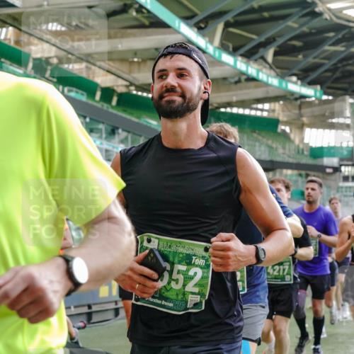 13.09.2026 - 21. swb-Marathon Bremen Michael Burmester http://msf.ph/oto/10479727 13.09.2026 13:18:51 Laufen im Stadion 311, 333, 404, 486, 512, 546, 732, 753, 837, 921, 938, 1156, 1424, 1425, 1431, 1506, 1765, 1790, 1844, 1868, 2056, 2123, 2137, 2224, 2240, 2294, 2315, 2357, 2358, 2419, 2453, 2557, 2563, 2601, 2614, 2622, 2647, 2689, 2702, 2703, 2722, 2786, 2843, 2845, 2849, 2857, 2879, 2880, 2893, 2944, 2983, 2984, 2999, 3031, 3046, 3072, 3096, 3100, 3146, 3180, 3189, 3198, 3210, 3285, 3287, 3337, 3421, 3431, 3476, 3537, 3548, 3619, 3633, 3654, 3740, 3879, 4478 meine-sportfotos.de